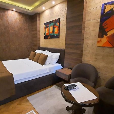 Stan Na Dan Apartman D Lux Jacuzzi Крагуєваць Екстер'єр фото