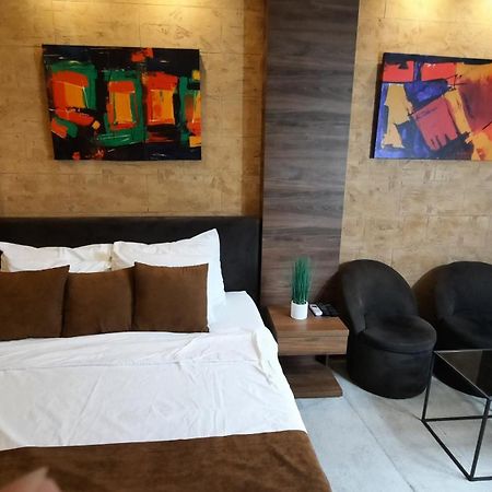 Stan Na Dan Apartman D Lux Jacuzzi Крагуєваць Екстер'єр фото