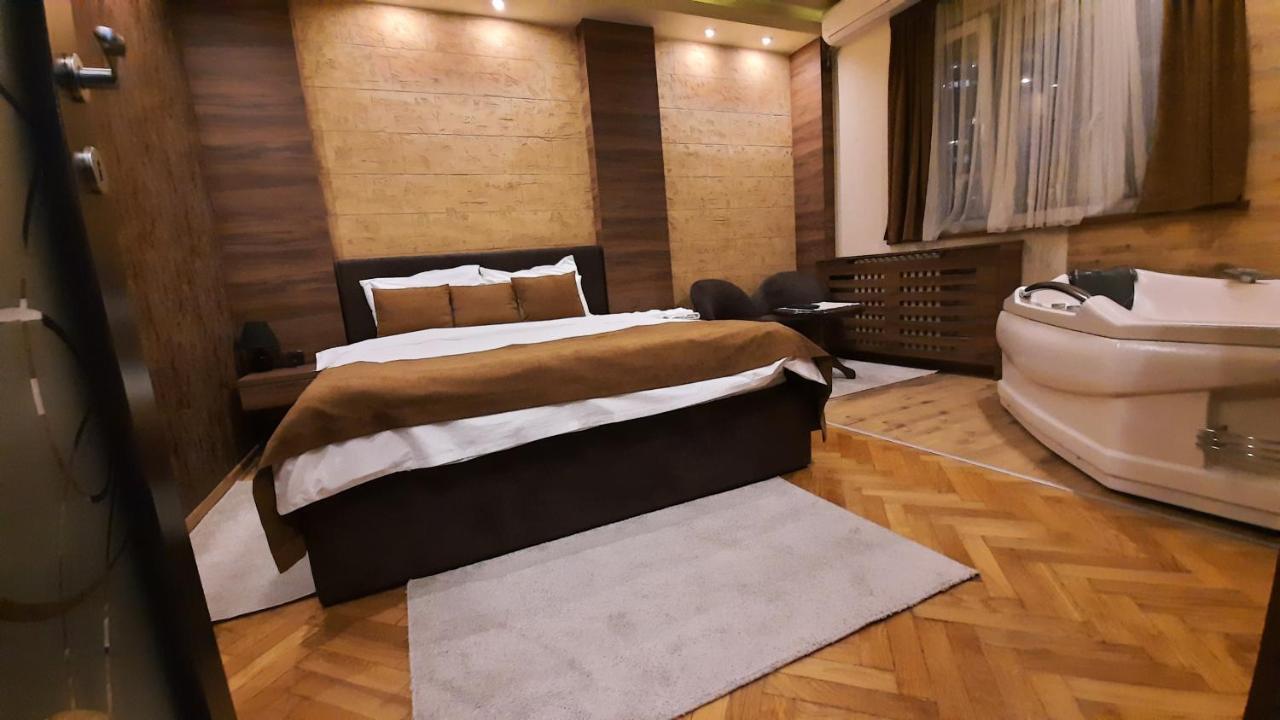 Stan Na Dan Apartman D Lux Jacuzzi Крагуєваць Екстер'єр фото